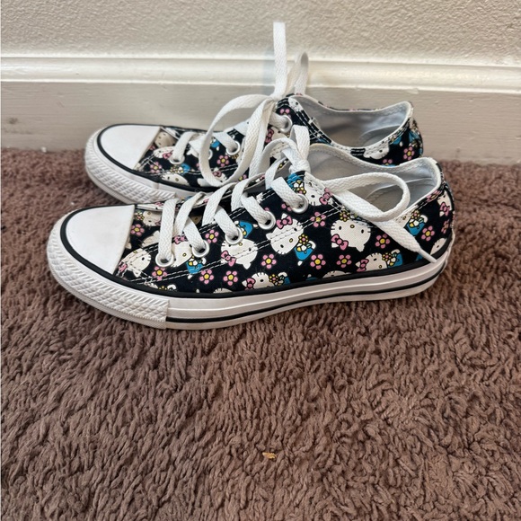 Converse x Hello Kitty Chuck Taylor Low Top Sneakers Women’s 5.5 - Picture 6 of 10
